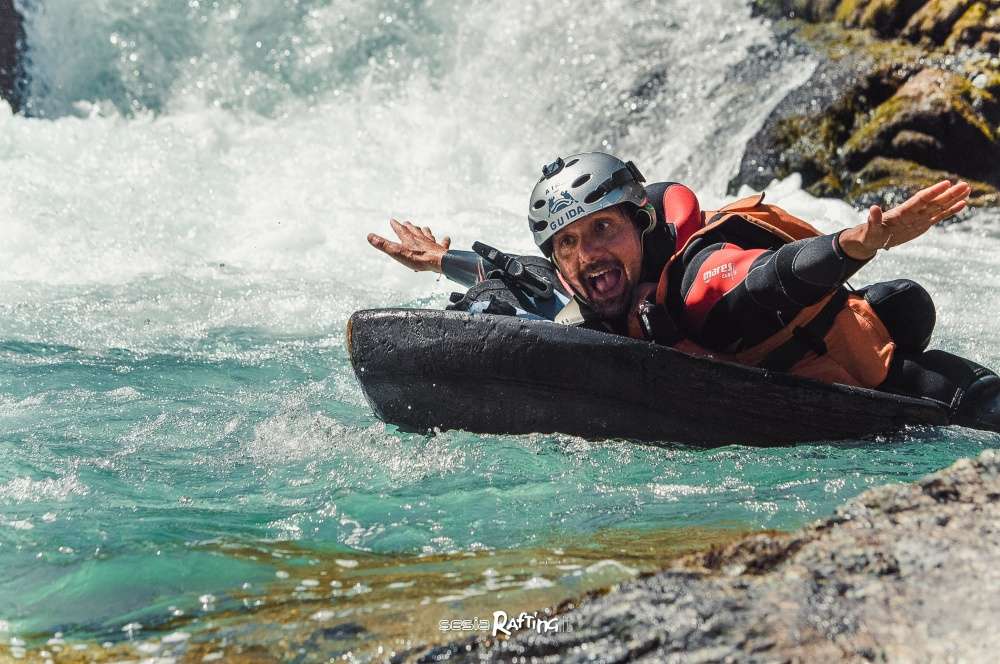 Roberto Chilosi, flies with his hydro in the Sesia Gorges