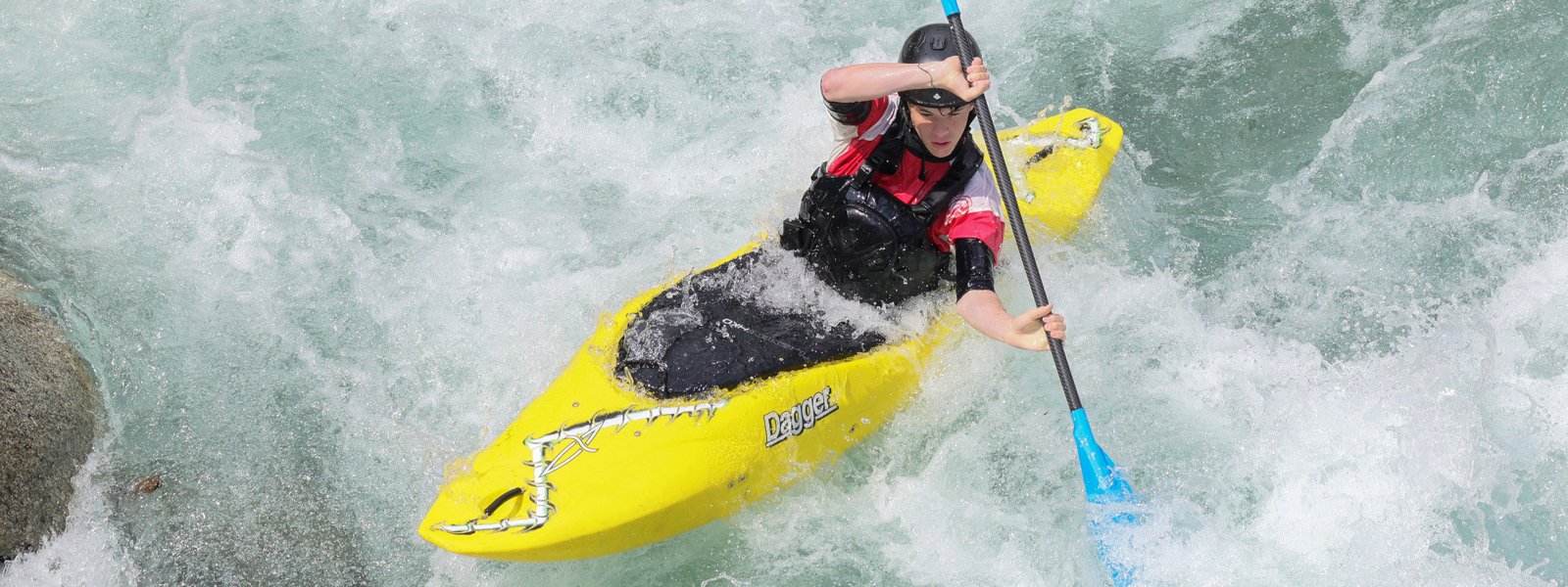 Leonardo Rota fa kayak sul sesia